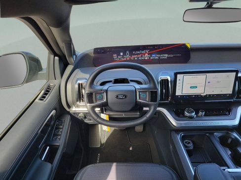 New 2026 Ford Expedition Platinum w/ Stealth Appearance Package image 16