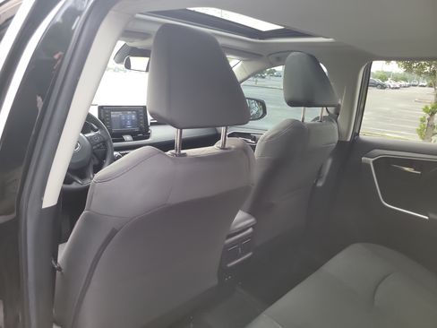 Certified 2022 Toyota RAV4 XLE w/ Convenience Package FWD image 14