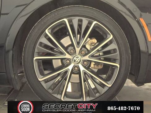 Used 2024 Toyota Prius Limited w/ Limited Premium Package image 7