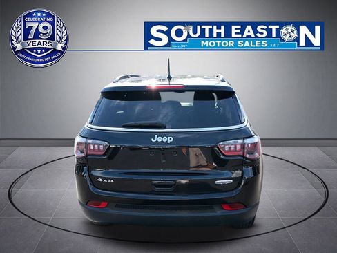 Used 2018 Jeep Compass Latitude w/ Cold Weather Group AWD/4WD image 4