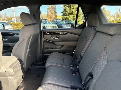Certified 2025 Honda Pilot Sport image 19