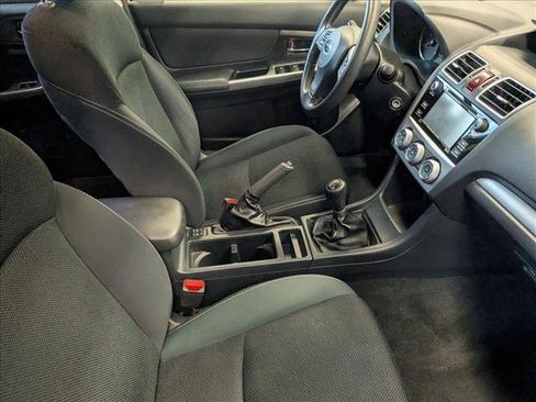 Used 2015 Subaru Crosstrek 2.0i Premium image 19