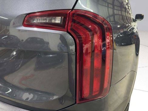 Used 2022 Kia Telluride LX AWD/4WD image 17