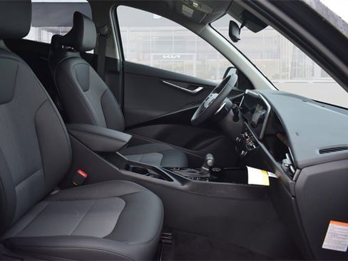 New 2026 Kia Niro EX image 12