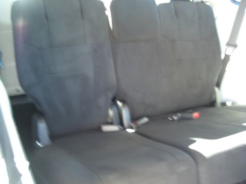 Used 2013 Dodge Grand Caravan SE image 27