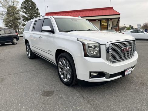 Used 2016 GMC Yukon XL Denali w/ Open Road Package image 3