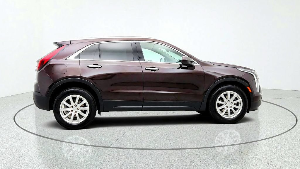 Used 2021 Cadillac XT4 Luxury w/ Cold Weather Package AWD/4WD image 4