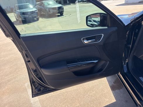 Used 2020 Acura TLX image 10