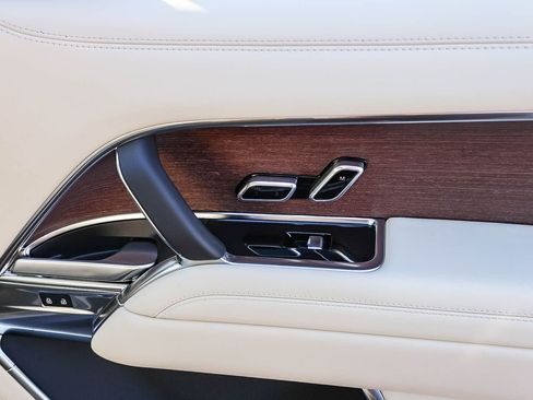 Used 2025 BMW X5 M Competition w/ Executive Package image 20