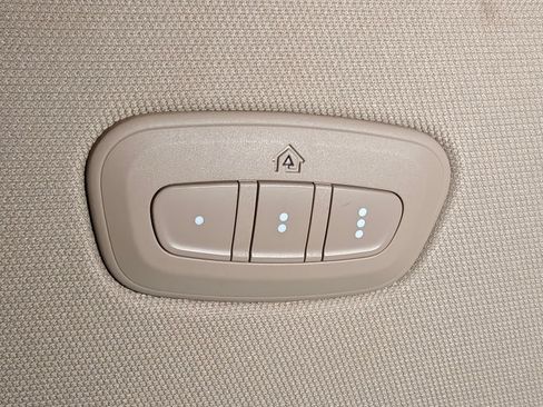 Used 2021 RAM 1500 Laramie AWD/4WD image 12