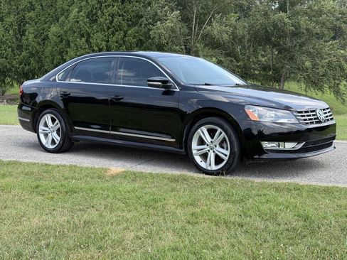 Used 2013 Volkswagen Passat TDI SE FWD image 16