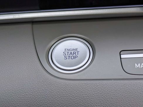 Used 2025 Hyundai Elantra SEL FWD image 29