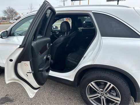 Used 2020 Mercedes-Benz GLC 300 image 11