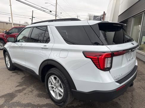 New 2026 Ford Explorer Active image 8