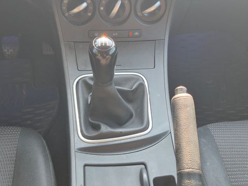 Used 2013 MAZDA MAZDA3 i SV FWD image 24