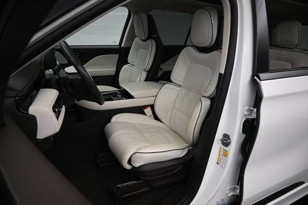 Used 2023 Lincoln Aviator Black Label w/ Jet Package AWD/4WD image 20