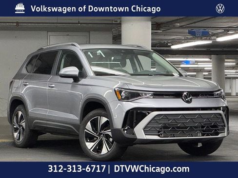 New 2025 Volkswagen Taos SE image 2