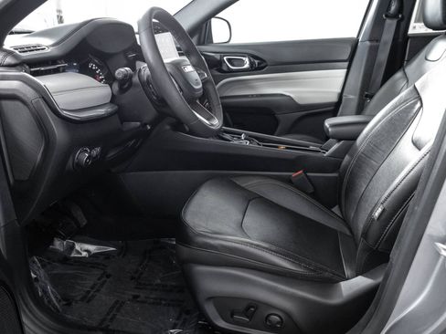 Used 2023 Jeep Compass Limited AWD/4WD image 7