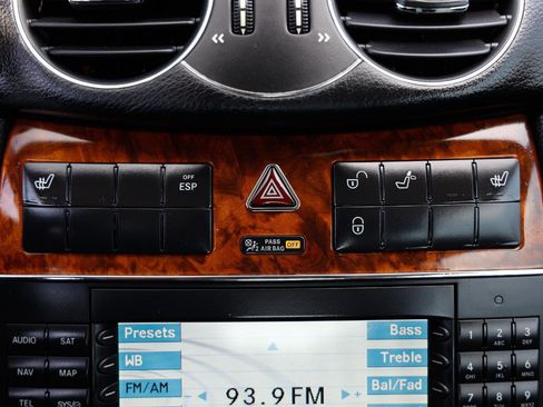 Used 2009 Mercedes-Benz CLK 350 Cabriolet image 30