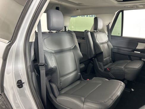 New 2026 Ford Expedition Active image 30