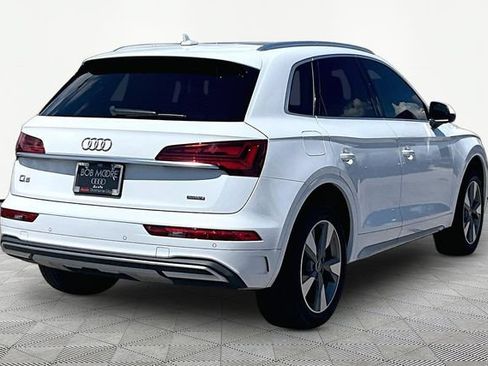 Used 2023 Audi Q5 Premium w/ Premium Plus Package AWD/4WD image 2