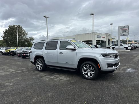 Used 2022 Jeep Wagoneer Series II image 7