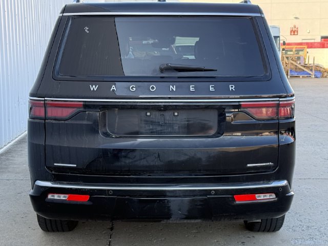 Used 2023 Jeep Wagoneer L Series II AWD/4WD image 5