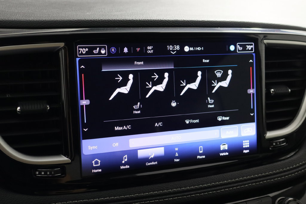 Used 2024 Chrysler Pacifica Limited FWD image 33