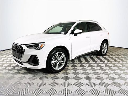 Used 2020 Audi Q3 2.0T Premium Plus w/ Premium Plus Package image 3