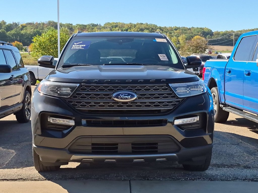 Certified 2023 Ford Explorer XLT w/ Equipment Group 202A AWD/4WD image 6