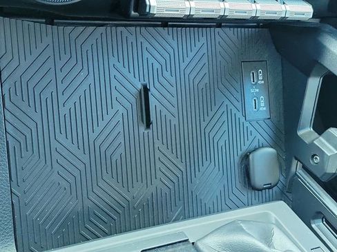 Used 2025 Toyota Tacoma SR image 29