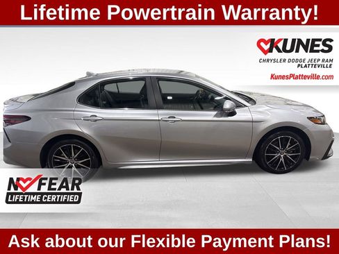 Used 2024 Toyota Camry SE image 12