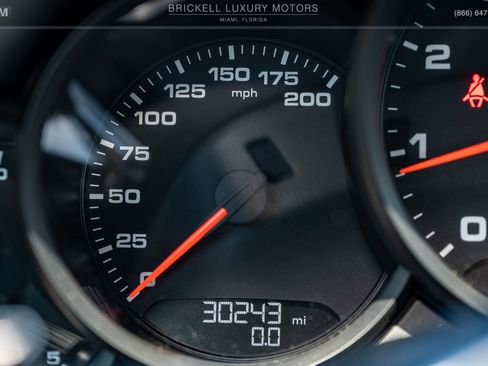 Used 2018 Porsche 911 Carrera image 9