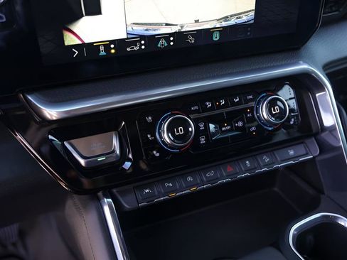 Used 2023 GMC Sierra 1500 Denali w/ Denali Reserve Package image 18