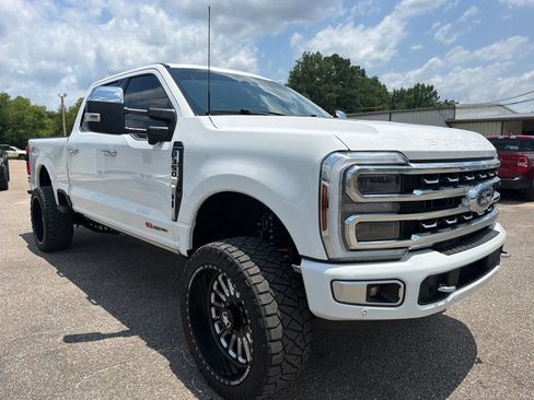 Used 2024 Ford F350 Platinum w/ FX4 Off-Road Package AWD/4WD image 4
