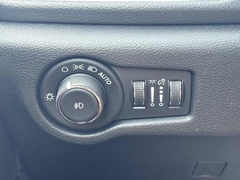 New 2026 Chrysler Pacifica Pinnacle image 29