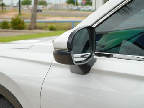 Used 2023 Honda CR-V EX-L image 9