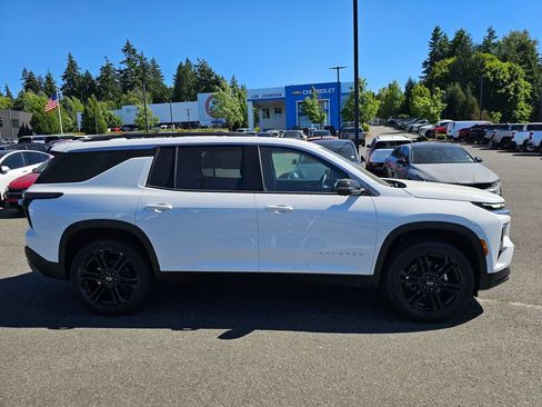 New 2026 Chevrolet Traverse LT w/ Driver Confidence Package AWD/4WD image 4