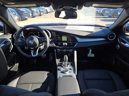 New 2025 Alfa Romeo Giulia AWD image 17