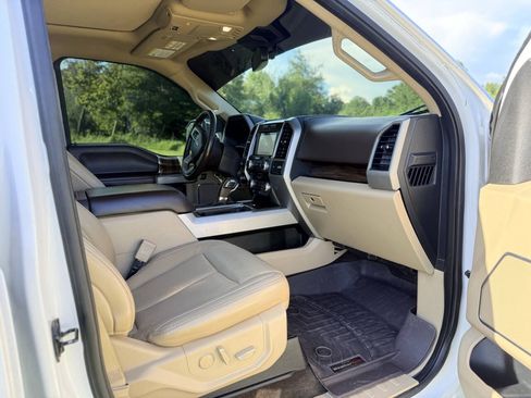 Used 2018 Ford F150 Lariat w/ Equipment Group 502A Luxury AWD/4WD image 20