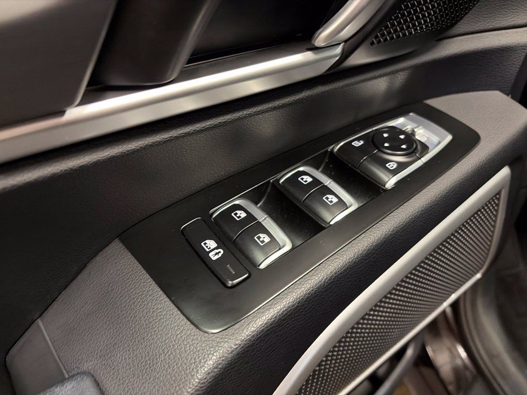 Used 2021 Kia Telluride S AWD/4WD image 24
