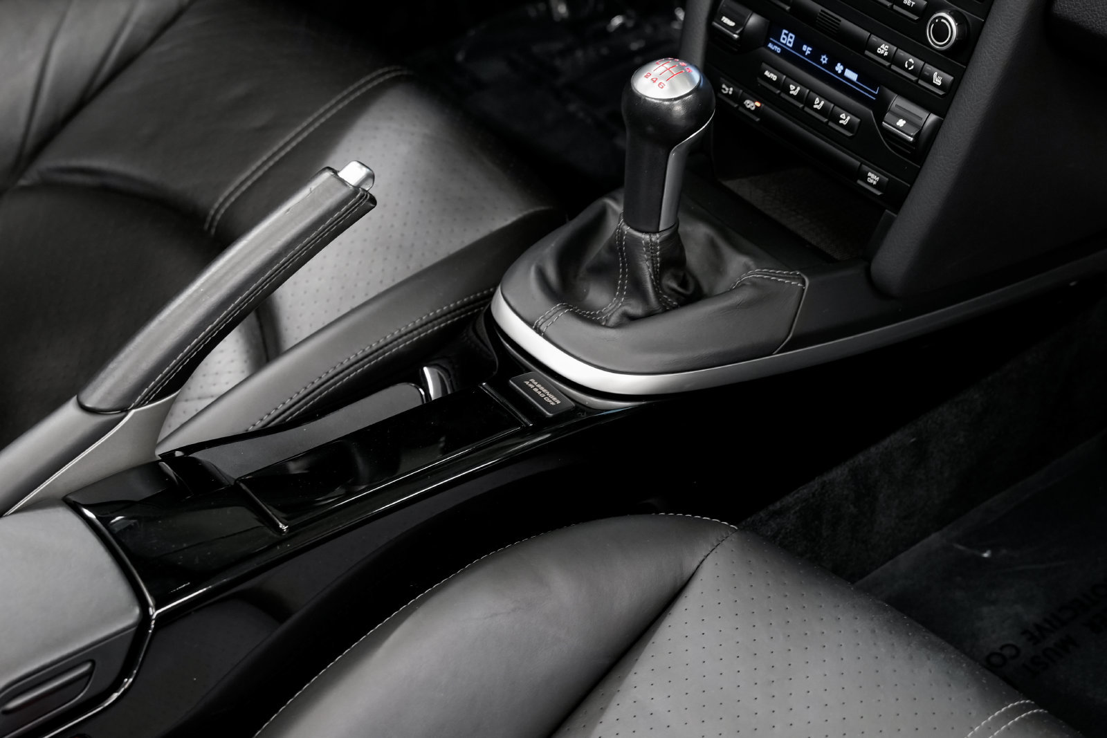 Used 2011 Porsche Boxster Spyder RWD image 26