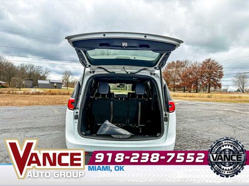 New 2026 Chrysler Pacifica Select w/ S Appearance Package image 14