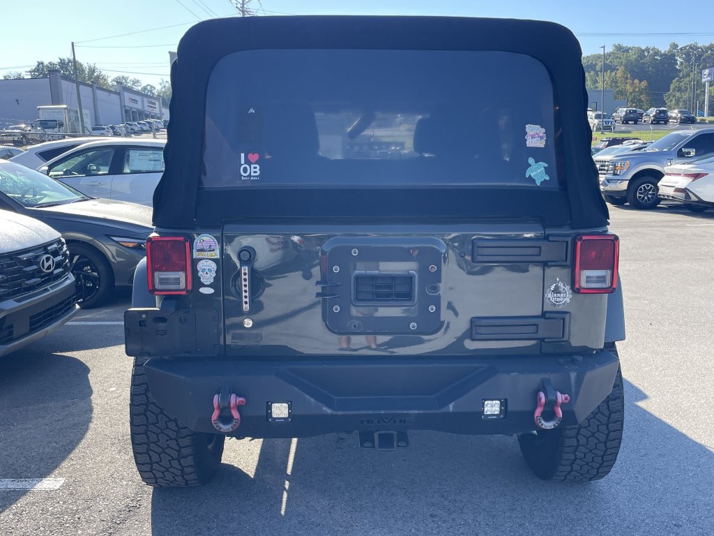 Used 2015 Jeep Wrangler Unlimited Sahara w/ Dual Top Group AWD/4WD image 7