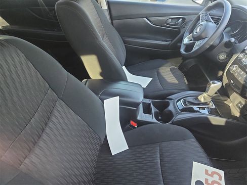 Used 2020 Nissan Rogue S image 12