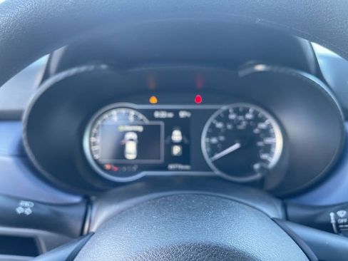 Used 2023 Nissan Versa SV image 18