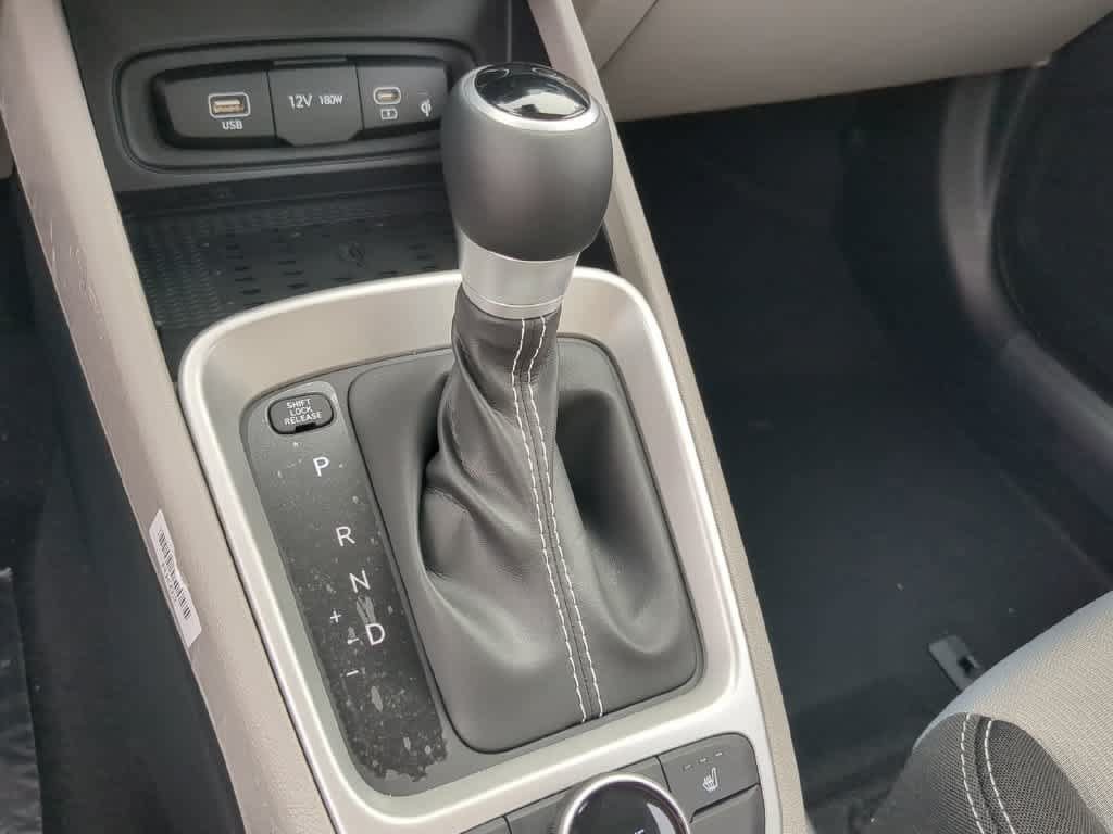 New 2026 Hyundai Venue SEL FWD image 32