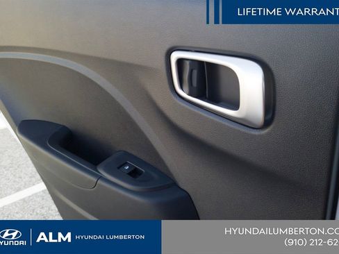 New 2026 Hyundai Venue SE FWD image 18