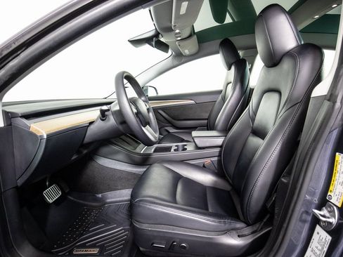 Used 2023 Tesla Model 3 Standard Range image 9