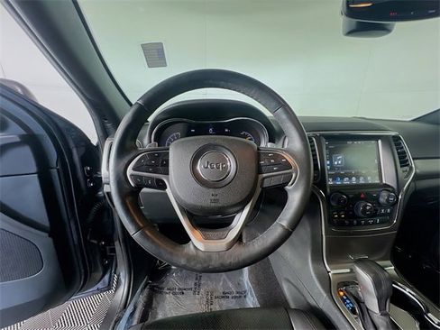 Used 2017 Jeep Grand Cherokee Altitude image 13